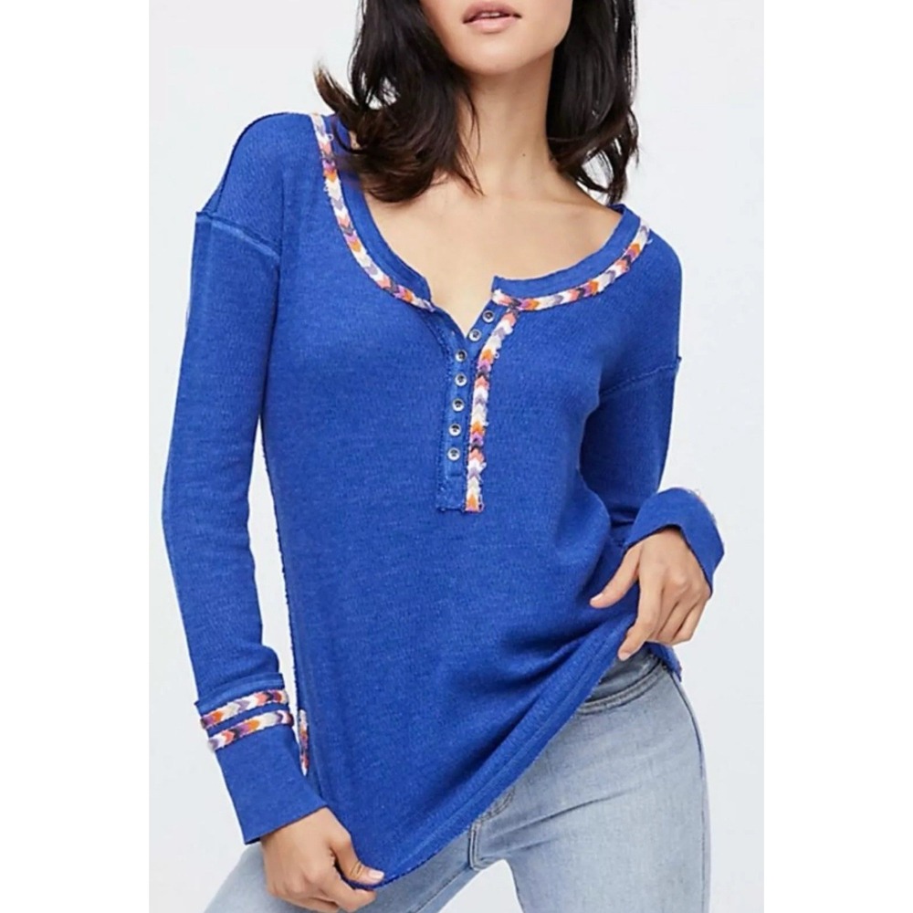 Free People We The Free Blue Embroidered Thermal Top Women's XS‎ Raw Hem